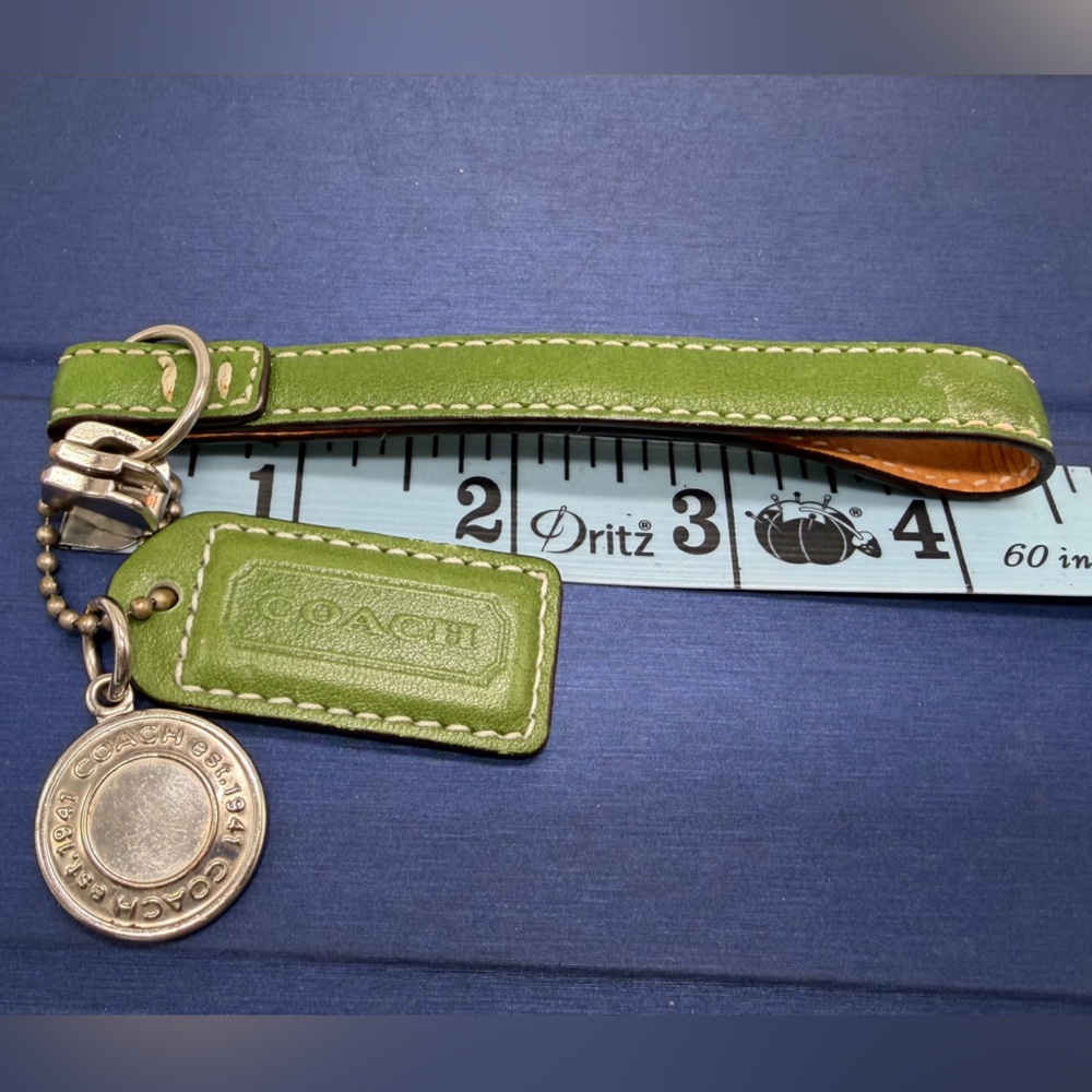COACH LEATHER TASSEL SILVER NICKEL KEYFOB BAG CHARM KEYCHAIN HANGTAG w/BUTTON